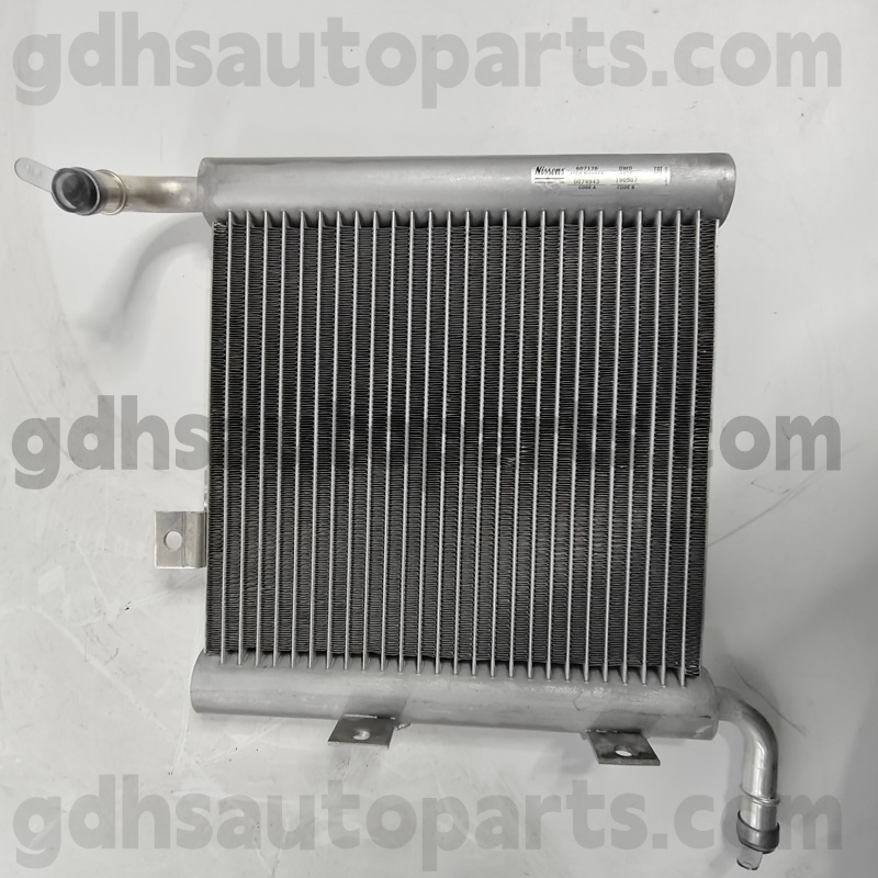 607176 Zostava chladiča Nissens pre Range Rover Velar OE č. LR140296